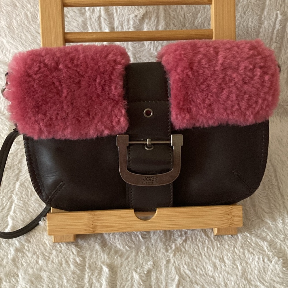 EUC              Wristlet - Picture 3 of 9